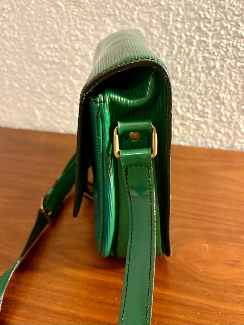 Auth Vintage Louis Vuitton Epi Leather Cartouchière MM Bag in Green - READ - Picture 4 of 16